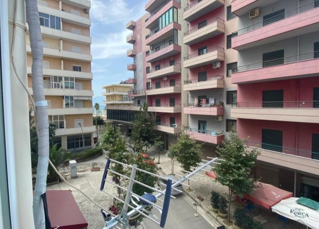 Jeper Apartament Me qera Vlore Lungo Mare