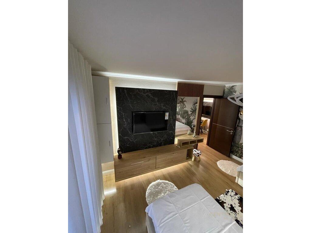 Apartament 2+1 me qera tek Tirana e Re