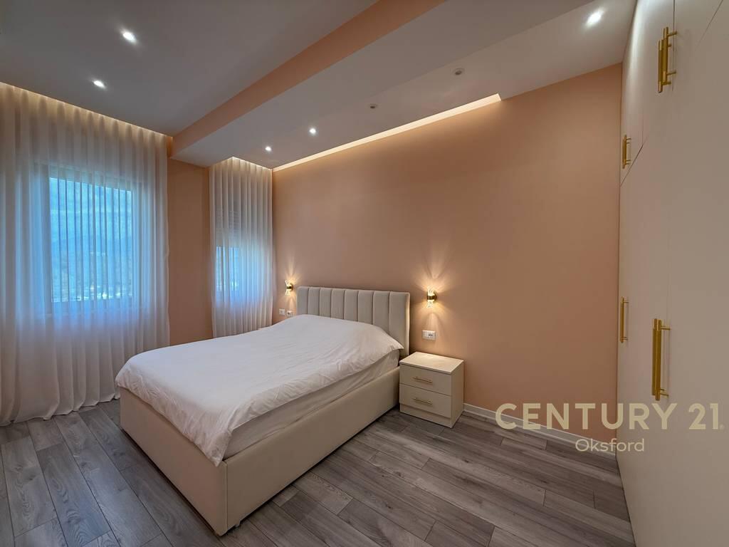 We rent a modern 1+1 apartment at the Dry Lake, at "Radisson" !