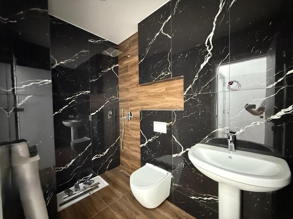 APARTAMENT 2+1+2 ME OBORR PRANE TEG ! 224,000 €