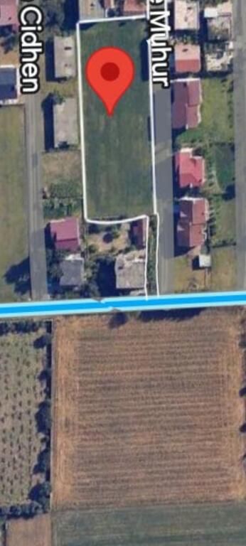 Valias , 3000m2 toke per shitje