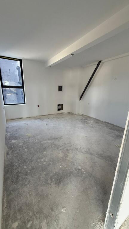 Rinas , Jepet kapanon 1000m2 me qera