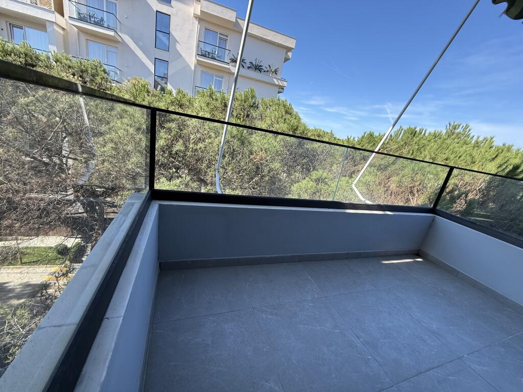 Shitet apartament me pamje deti ne golem