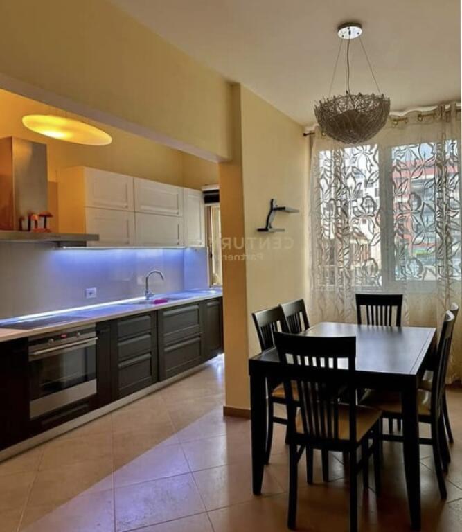 JAPIM ME QIRA APARTAMENT 2+1+2 NE ASTIR