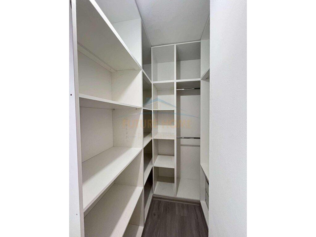 Shitet , Apartament 1+1, Unaza e Re.