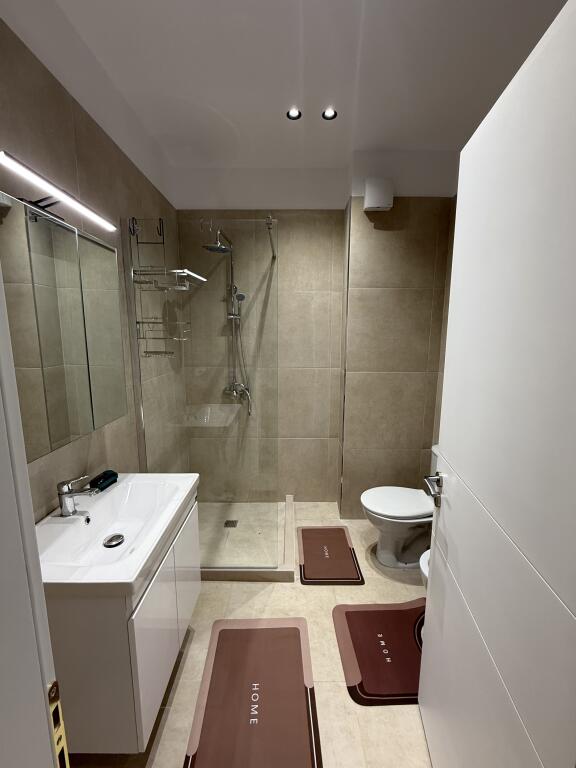 Apartment 2+1+2 with parking space on "5 Maji" street Tirana