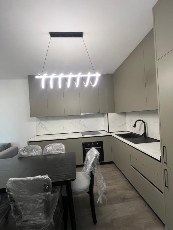 Univers City , Jepet apartament 2+1+2wc per qera