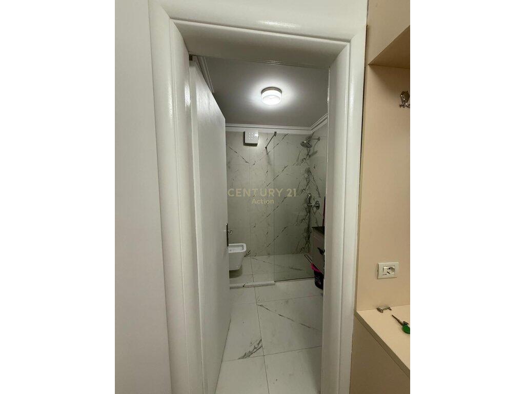 JAPIM ME QIRA APARTAMENT 1+1+GARAZH !
