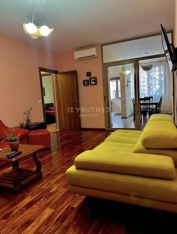 JAPIM ME QIRA APARTAMENT 2+1+2 NE ASTIR