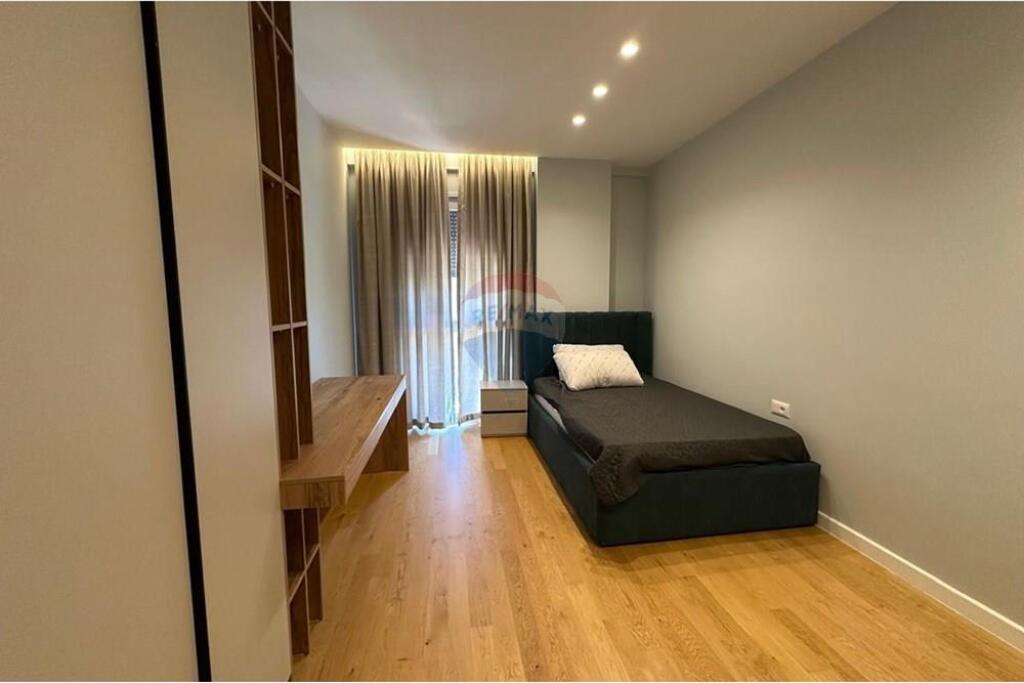 Apartament - Për Qira - Rose Garden, Tiranë € 1,400