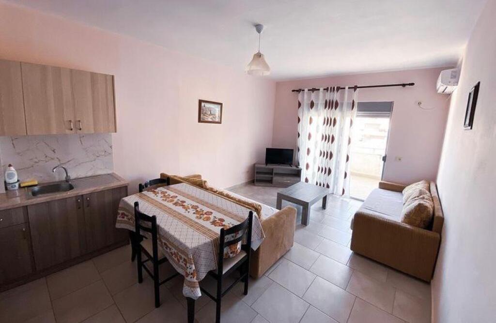 Jepet me Qera Apartament 1+1 Sarande