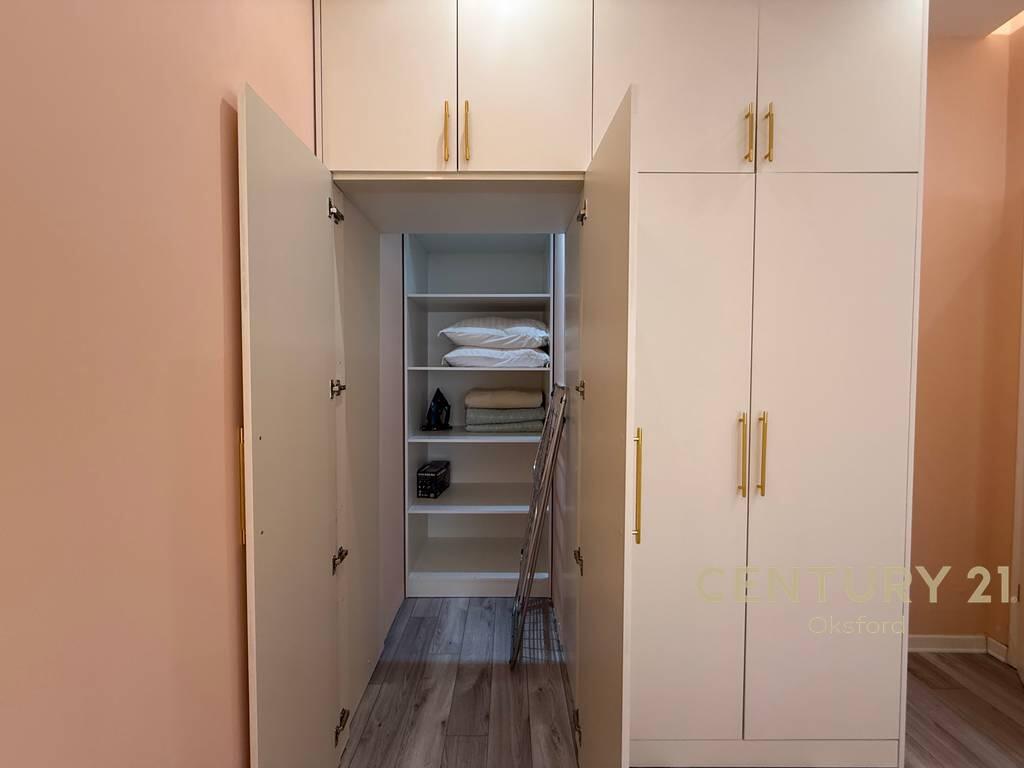 We rent a modern 1+1 apartment at the Dry Lake, at "Radisson" !