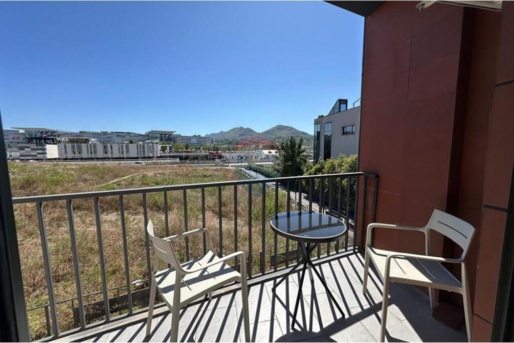 Apartament - Për Qira - Rose Garden, Tiranë € 1,400