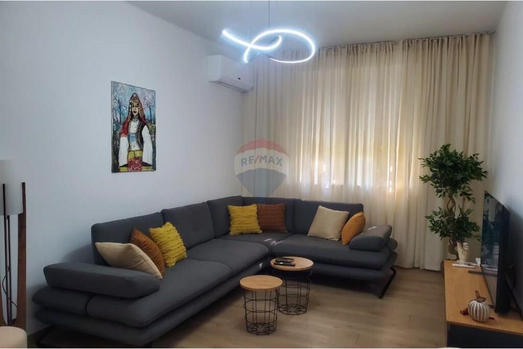 Jepet me qira apartament 2+1 tek Rruga e Duresit