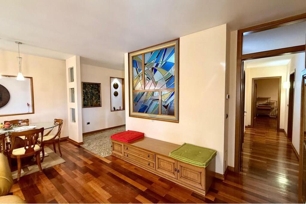 APARTAMENT 3+1 PËR QIRA QENDËR,