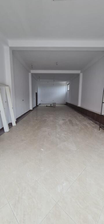 Premises suitable for SERVICE for rent near UNIVERS CITY