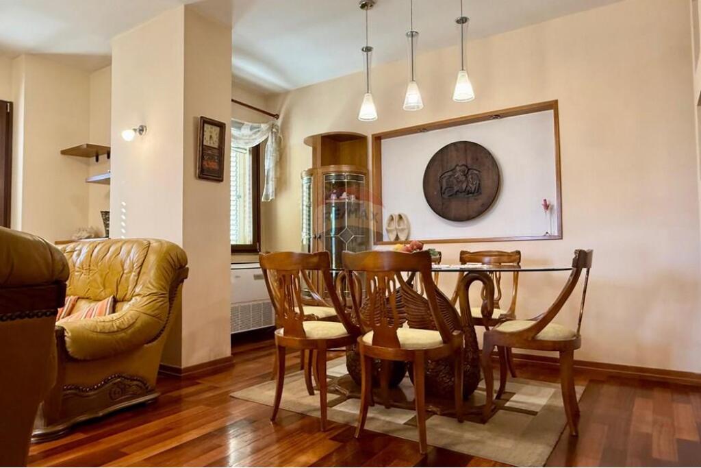 APARTAMENT 3+1 PËR QIRA QENDËR,