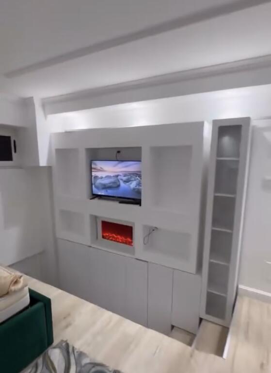 Apartament 1+1 (dubleks) ne Bllok!