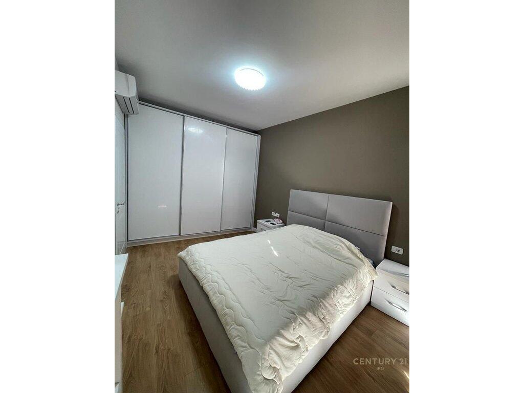 For rent 2+1 apartment with parking space at Halili Complex!
