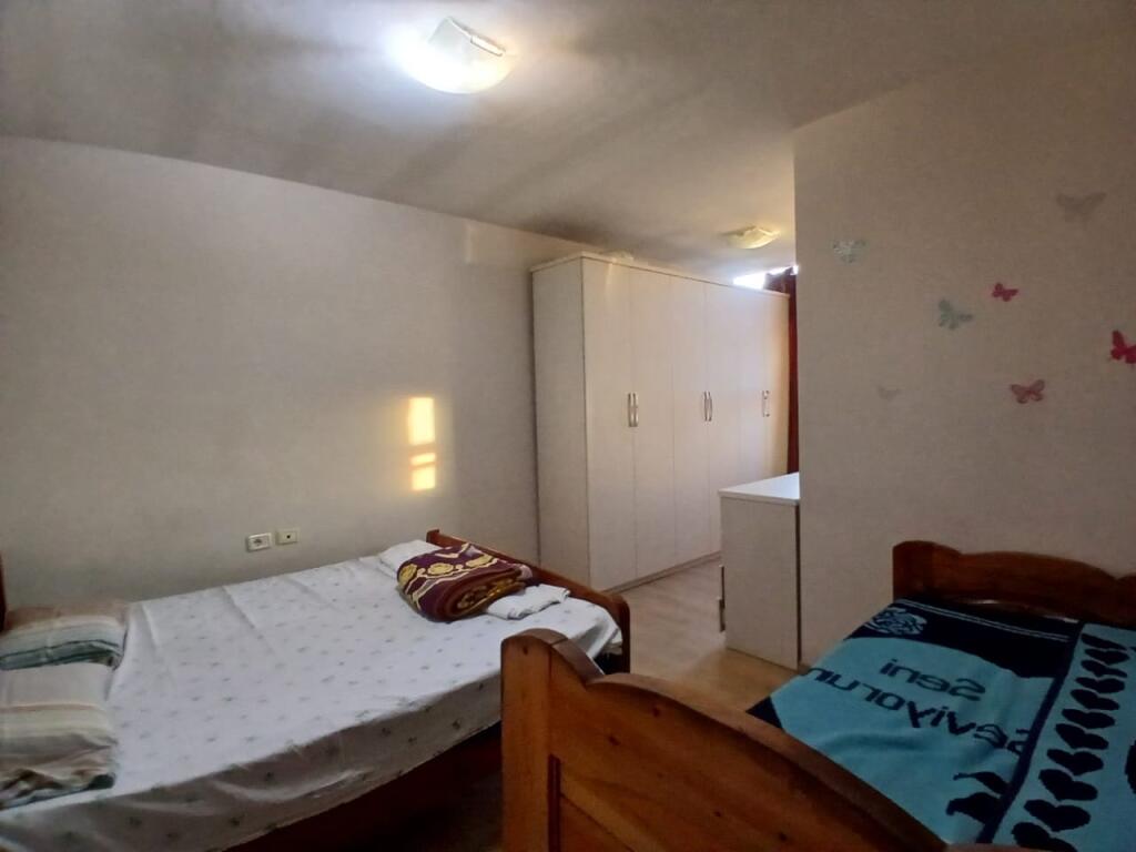 Jepet Me Qera Apartament 2+1+1 Ballkon