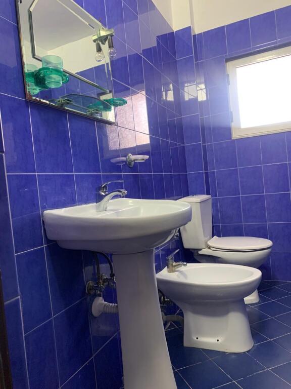 Jepet me qera apartament 1+1 | Kombinat
