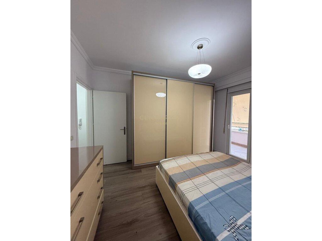 JAPIM ME QIRA APARTAMENT 1+1+GARAZH !