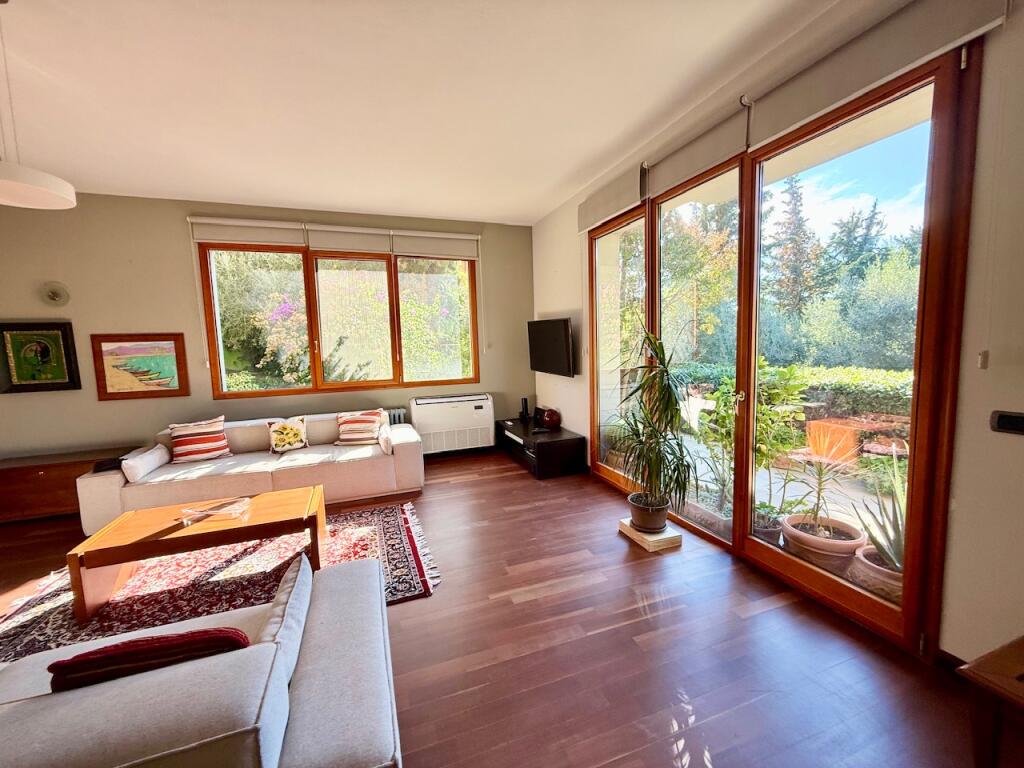 Modern villa for rent near Farka Lake