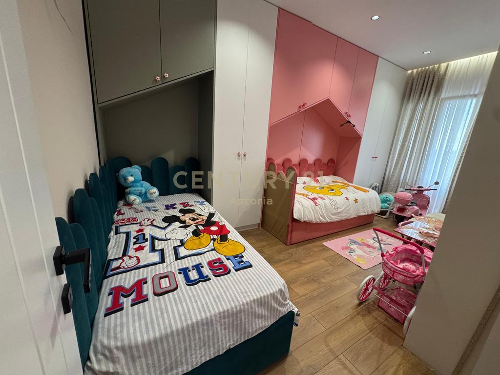 APARTAMENT MODERN 2+1+2 NE ZONEN E FRESKUT. 180,000 €