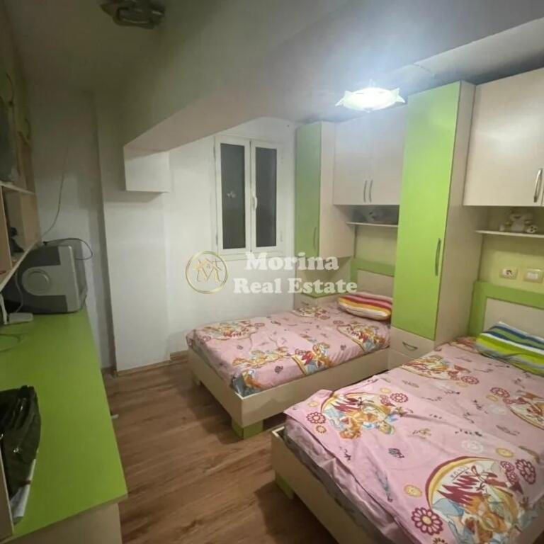 Qera, Hyrje Private 2+1, 5 Maj , 380 euro/muaj.