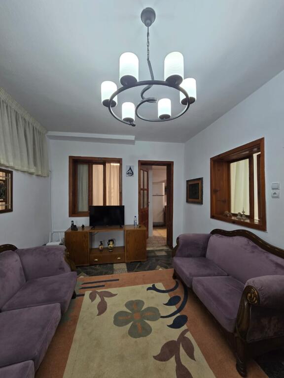 Apartament 3+1+1 shtepi private