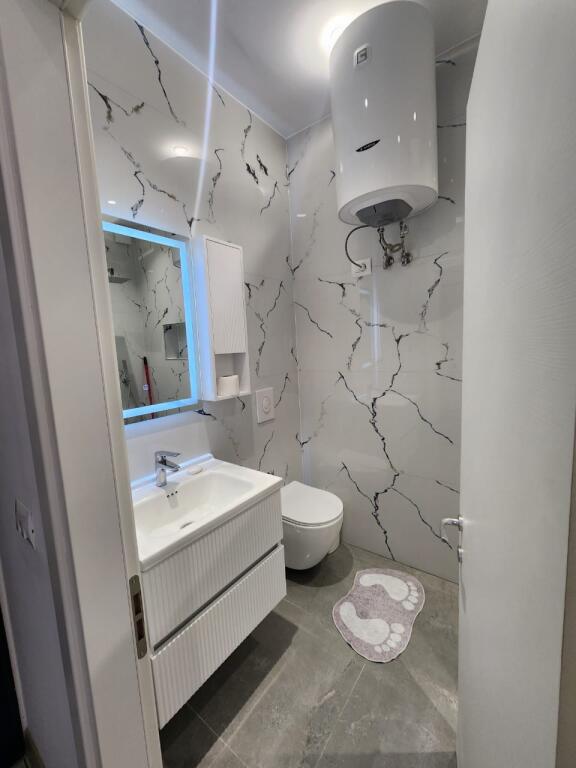 Apartament me qera 1+1 ne astir