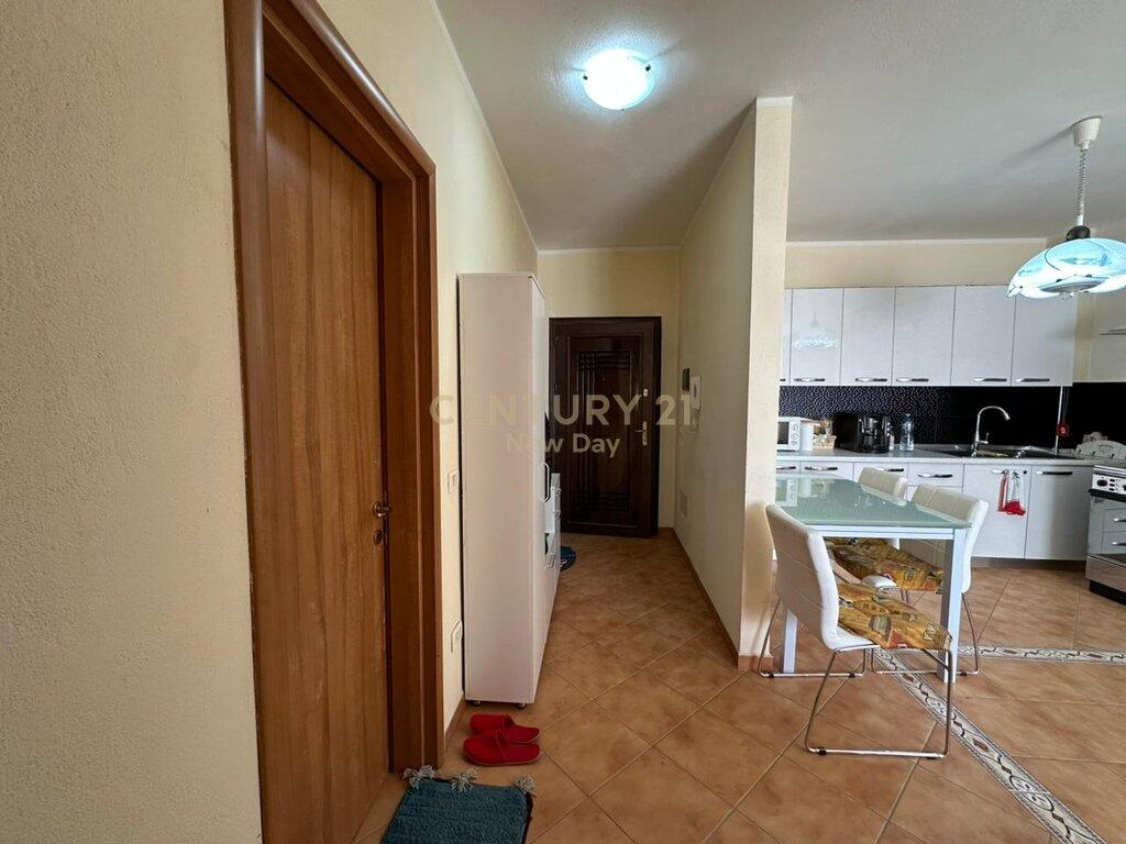 Jepet me Qira Apartament 1+1 në Qender te Durrësit 400 Euro