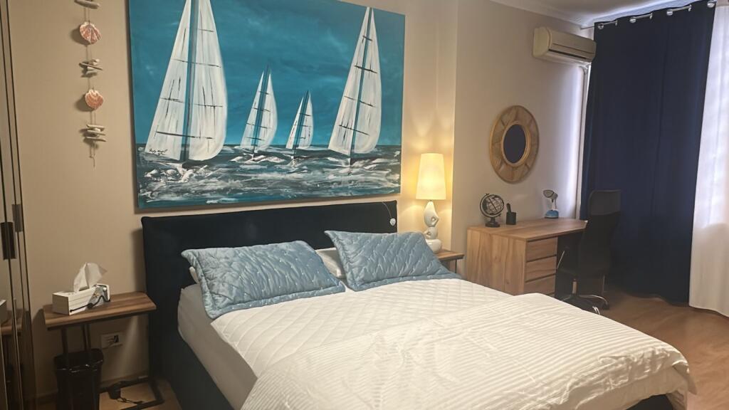 Jepet me qira apartament 2+1 në qendër të Tiranës 🏙️ Apartamenti ndodhet në pallat të ri 17-katësh, pas 9-katsheve💶 Qiraja mujore: 750 €