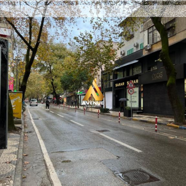 🏢 Jepet me Qira Ambient për Zyrë / Klinikë – Rruga Myslym Shyri, pranë hyrjes së Tregut Çam