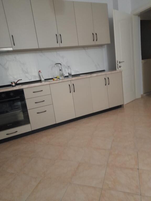 Jepet me qira 2+1 RRUGA 5 MAJI 600€ i diskutushem