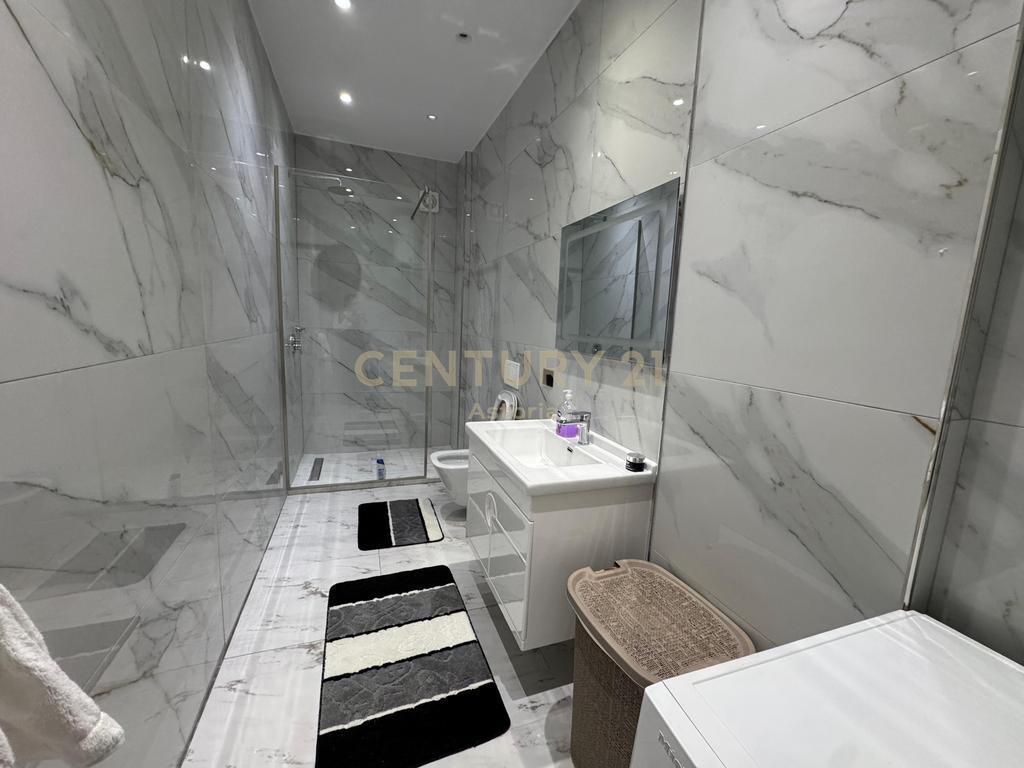 APARTAMENT MODERN 2+1+2 NE ZONEN E FRESKUT. 180,000 €