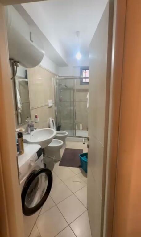🏢 Ambient me Qira për Zyra – Rruga Fortuzi