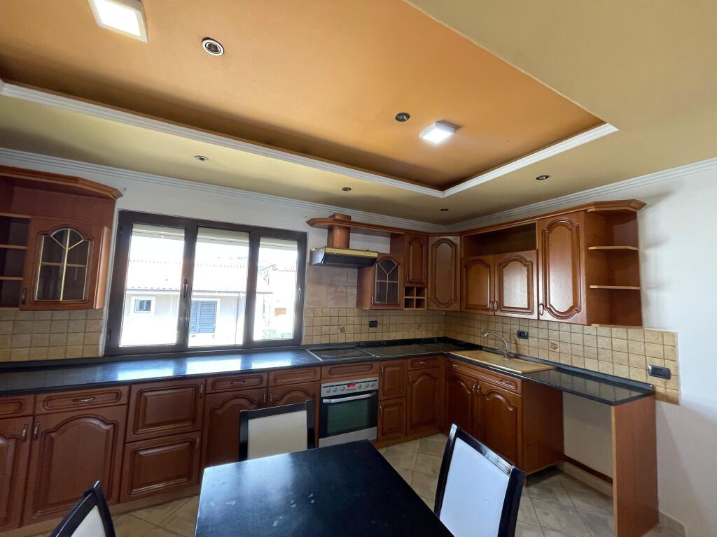 Apartament 3+1+2 me Qira tek Rruga Mihal Grameno