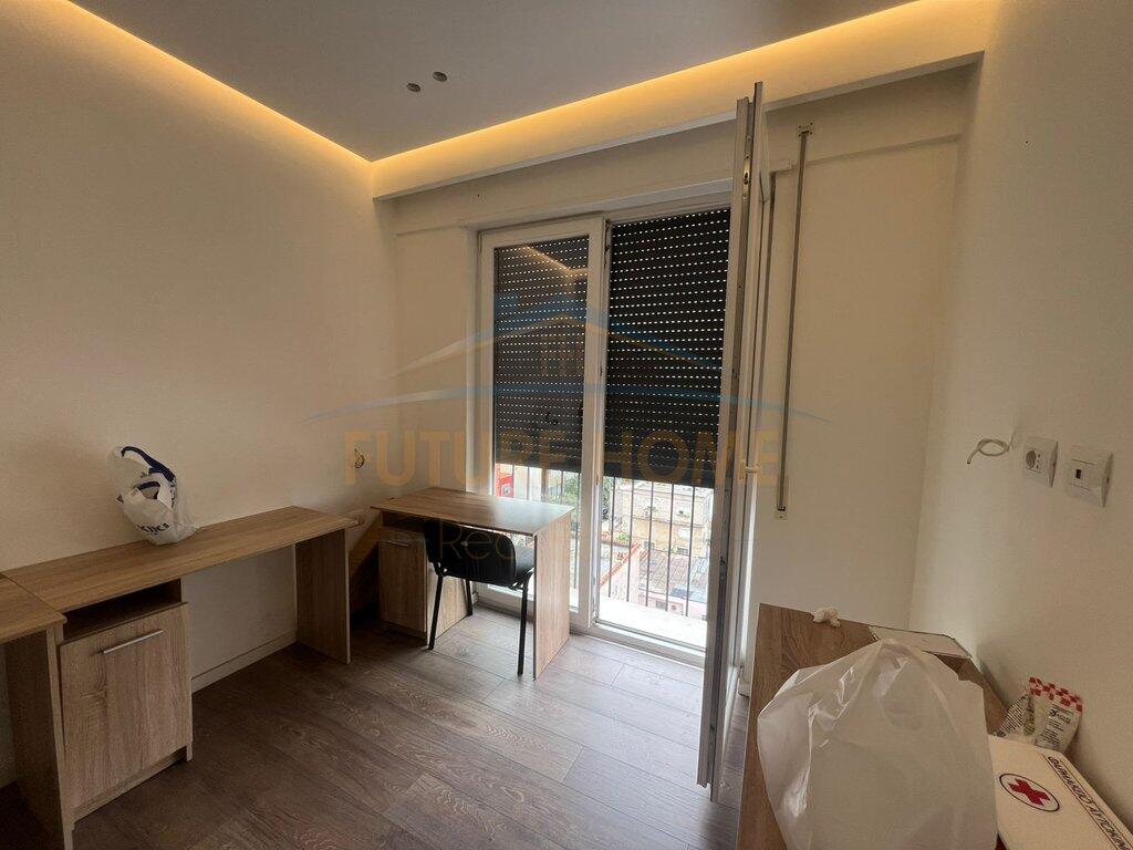 Shitet, Apartament 3+1+2, 21 Dhjetori, Tiranë