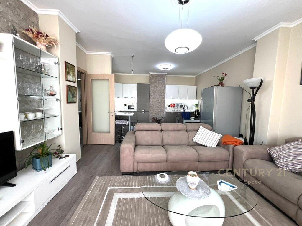 Ofrojme apartamet 3+1me qira tek Hipoteka!