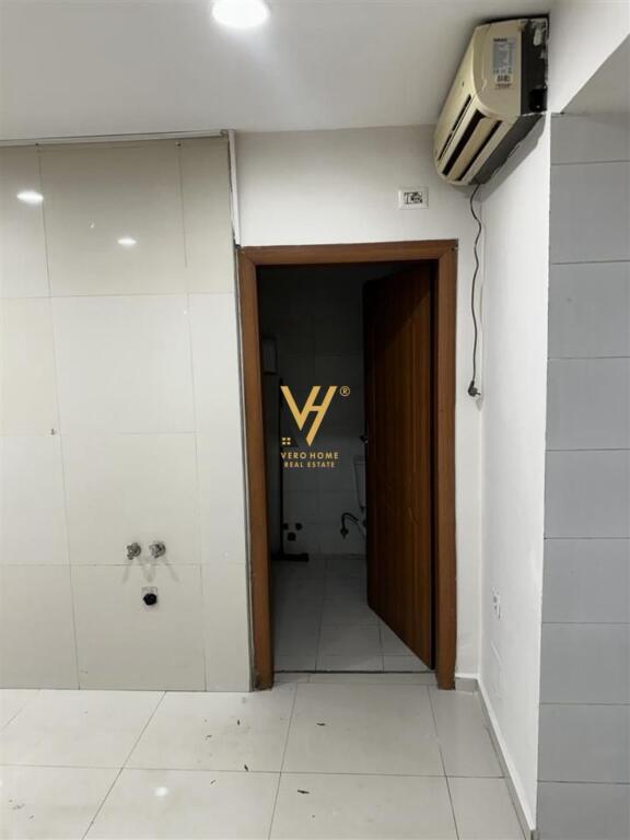 SI AFFITTA AMBIENTE 40 M2 VICINO ALLA SCUOLA DI BALLO 500 EURO