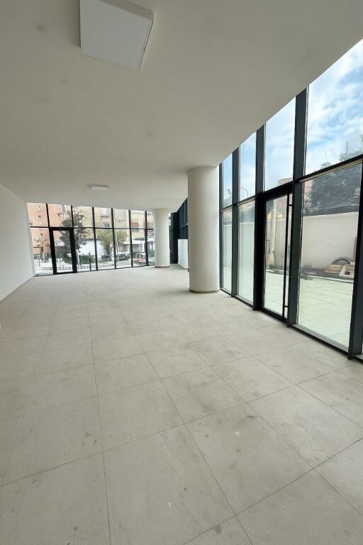 Ambient Biznesi me Qira – Golden Tower, Rr. Mine Peza