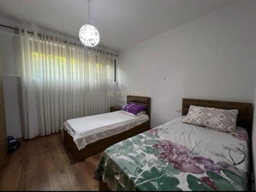 🏡 Apartament 2+1 + Post Parkimi me Qira – Kompleksi Fratari, Kopshti Botanik