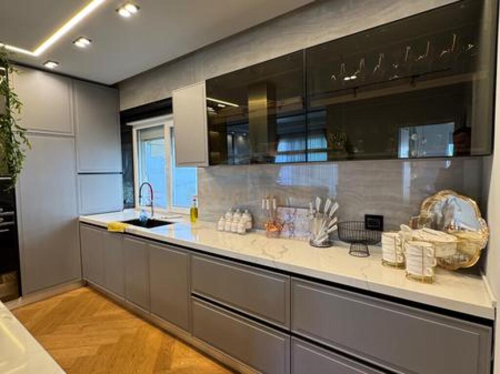Shitet, Apartament 2+1+2, Liqeni i Thatë,Tiranë