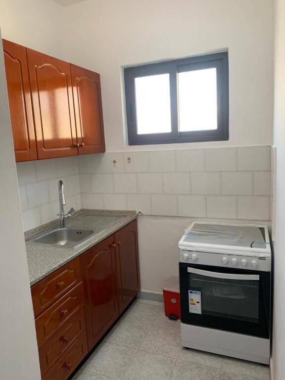 Jepet Hyrje me qera 1+1 ne Durres
