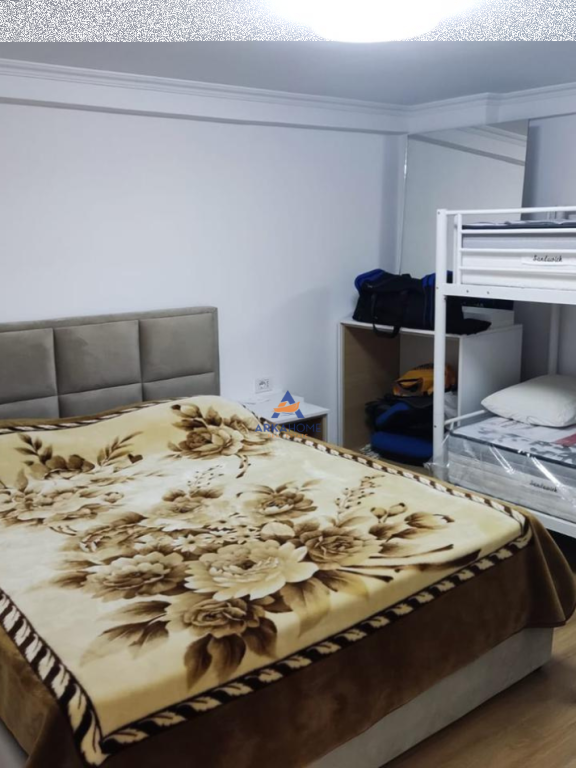 JEPET APARTAMENT ME QERA 1+1+BALLKON "PRANE RRUGES THOMA KOXHAJ,YZBERISHT" 80000 LEKE