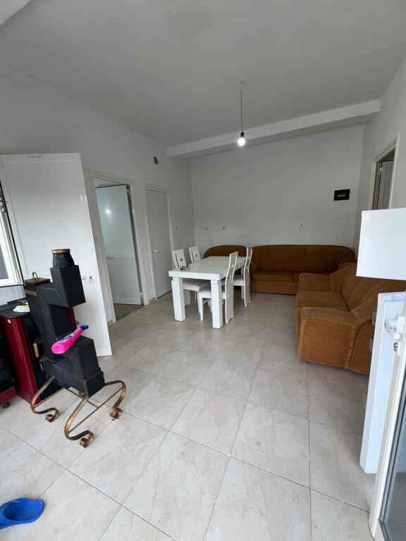 APARTAMENT ME QERA 1+1