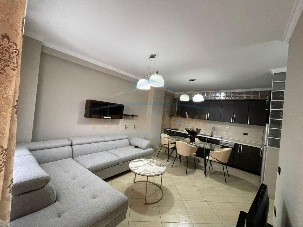 Shitet Apartament 2+1, Unaza e Re
