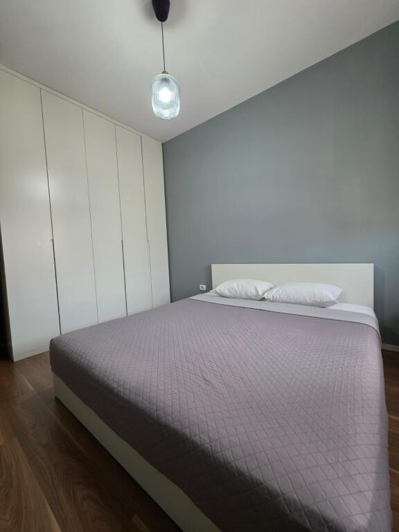 🏢 JEPET ME QIRA APARTAMENT 1+1 – TEK RADISSON , TIRANË