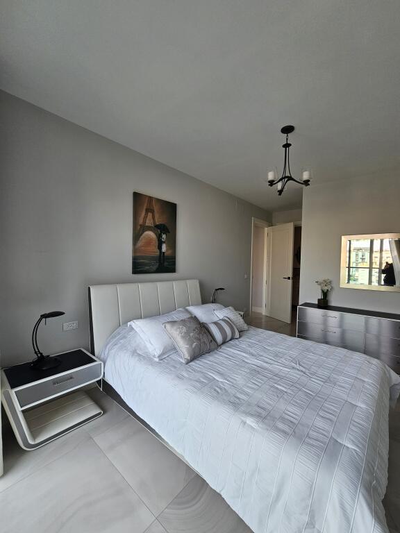 Jepet me Qira Apartament 2+1 + Post Parkimi + gardorobe– Ambasador 3 ✨çmimi 2200 euro